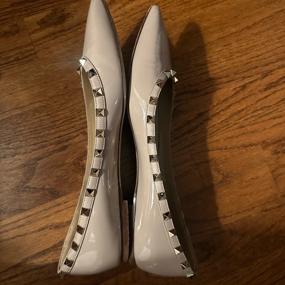 Beige patent Valentino rock stud flats size 41.5 - Picture 2 of 9